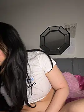 Snapshot of Hollyhudson123 chatting on December 14, 2024, 11:12 pm Hollyhudson123 online show from December 14, 2024, 11:12 pm