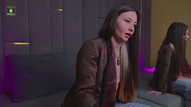 Ishtar Divine online show from February 3, 2025, 2:13 pm