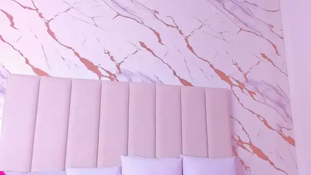 aggy castel online show from April 29, 2026, 4:33 pm