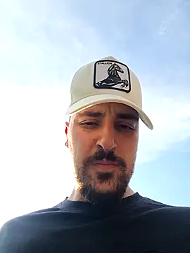 salvat22 online show from September 10, 2025, 3:33 pm