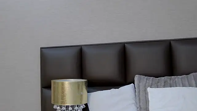 Snapshot of FoxyJoy chatting on October 24, 2025, 7:35 pm FoxyJoy online show from October 24, 2025, 7:35 pm