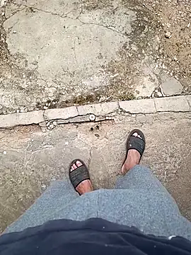 paubabando  online show from November 22, 2025, 12:15 pm