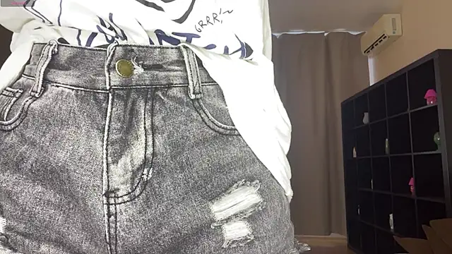 Snapshot of MoiraHavins chatting on February 9, 2026, 6:44 am MoiraHavins online show from February 9, 2026, 6:44 am