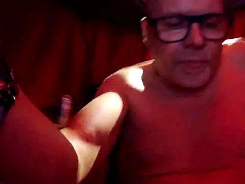 Snapshot of KOMANDOS74 chatting on October 25, 2025, 12:54 am KOMANDOS74 online show from October 25, 2025, 12:54 am