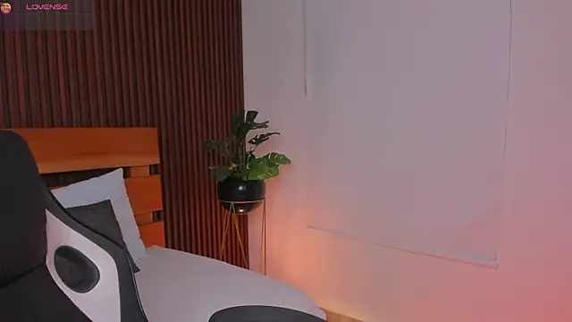 yaya23x online show from March 6, 2026, 7:42 pm