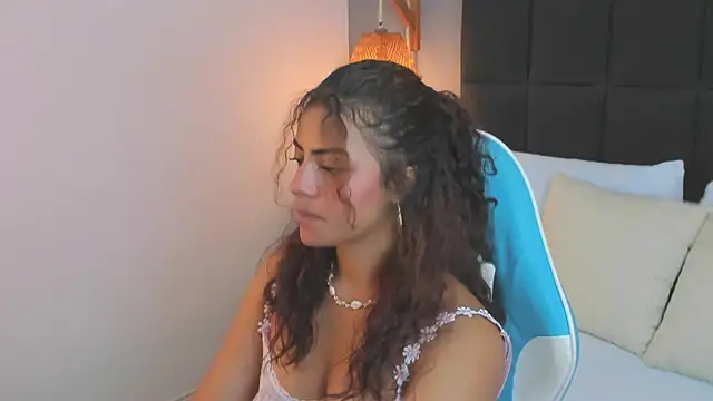 Snapshot of yaya23x chatting on February 15, 2025, 12:11 pm yaya23x online show from February 15, 2025, 12:11 pm
