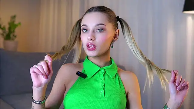 DareleneDaby online show from December 19, 2024, 12:12 pm