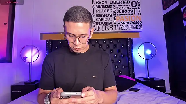 JoshMillerr  online show from March 20, 2025, 9:35 pm