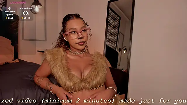 Snapshot of sade_jackson1 chatting on October 28, 2025, 4:57 am sade jackson1 online show from October 28, 2025, 4:57 am