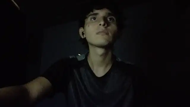 Snapshot of Charley_quin chatting on March 4, 2025, 11:43 pm Charley quin online show from March 4, 2025, 11:43 pm