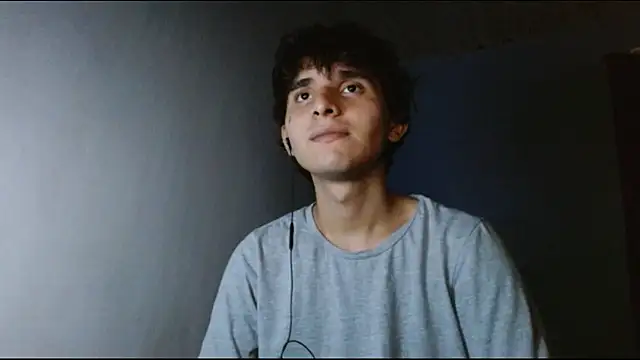 Snapshot of Charley_quin chatting on March 15, 2025, 11:50 pm Charley quin online show from March 15, 2025, 11:50 pm