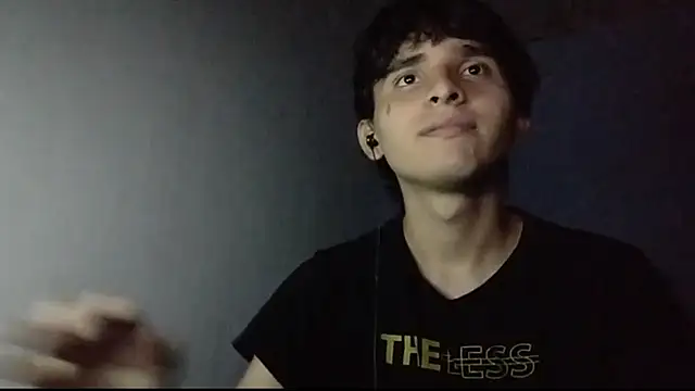 Snapshot of Charley_quin chatting on March 13, 2025, 12:05 am Charley quin online show from March 13, 2025, 12:05 am