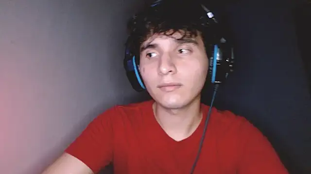 Snapshot of Charley_quin chatting on October 10, 2025, 4:24 am Charley quin online show from October 10, 2025, 4:24 am