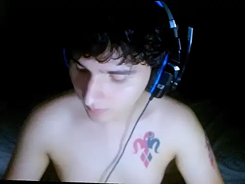 Snapshot of Charley_quin chatting on March 28, 2026, 11:28 pm Charley quin online show from March 28, 2026, 11:28 pm