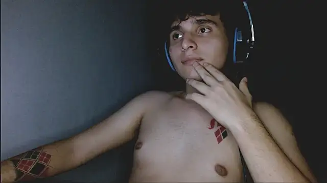 Snapshot of Charley_quin chatting on September 20, 2025, 2:16 am Charley quin online show from September 20, 2025, 2:16 am