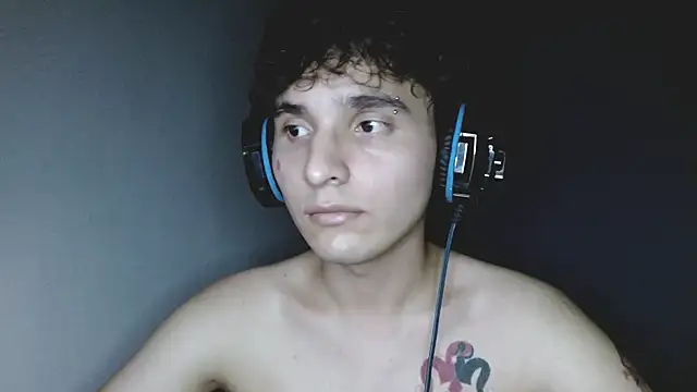 Snapshot of Charley_quin chatting on September 24, 2025, 3:24 am Charley quin online show from September 24, 2025, 3:24 am