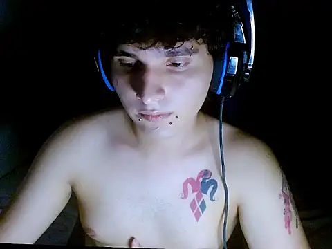 Snapshot of Charley_quin chatting on April 10, 2026, 11:34 pm Charley quin online show from April 10, 2026, 11:34 pm