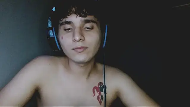 Snapshot of Charley_quin chatting on September 19, 2025, 3:32 am Charley quin online show from September 19, 2025, 3:32 am