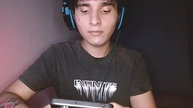 Snapshot of Charley_quin chatting on October 23, 2025, 3:38 am Charley quin online show from October 23, 2025, 3:38 am