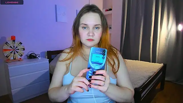 Ellista online show from October 19, 2025, 9:06 pm