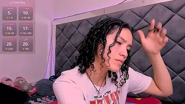 Snapshot of Nellyhills chatting on November 12, 2025, 1:37 pm Nellyhills online show from November 12, 2025, 1:37 pm