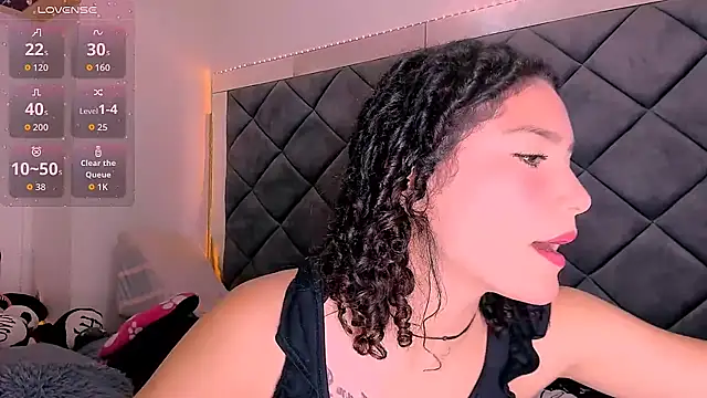 Snapshot of Nellyhills chatting on October 22, 2025, 11:53 am Nellyhills online show from October 22, 2025, 11:53 am