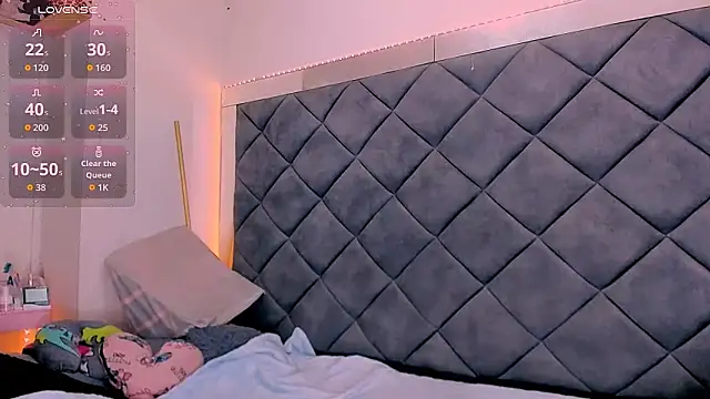 Snapshot of Nellyhills chatting on November 2, 2025, 3:39 pm Nellyhills online show from November 2, 2025, 3:39 pm