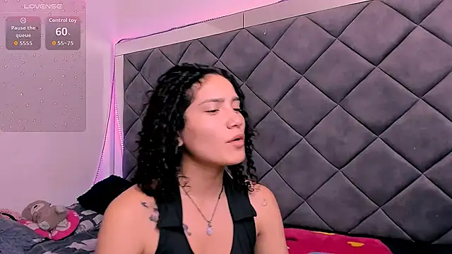 Snapshot of Nellyhills chatting on November 18, 2025, 6:00 pm Nellyhills online show from November 18, 2025, 6:00 pm