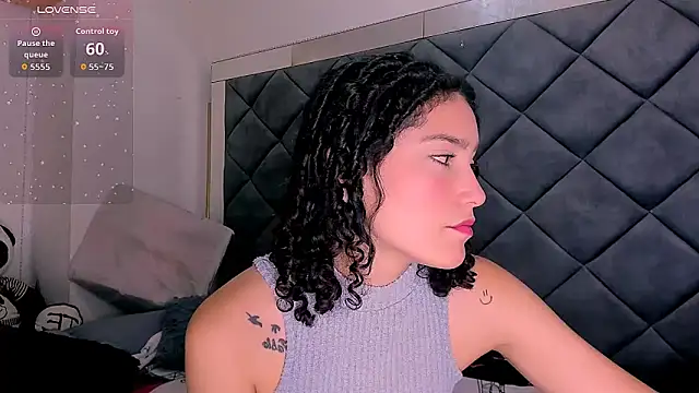 Snapshot of Nellyhills chatting on October 20, 2025, 1:44 pm Nellyhills online show from October 20, 2025, 1:44 pm