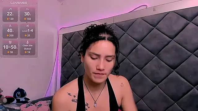 Snapshot of Nellyhills chatting on November 19, 2025, 1:33 pm Nellyhills online show from November 19, 2025, 1:33 pm