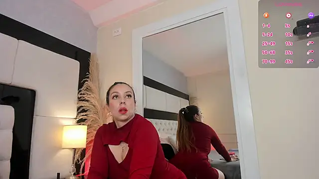 CarlaRossi  online show from March 27, 2026, 8:32 pm