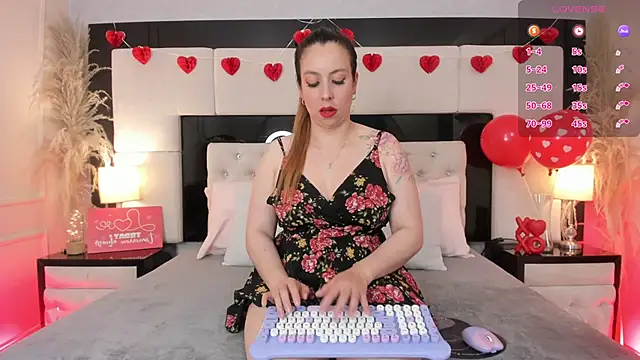 Snapshot of CarlaRossi_ chatting on February 18, 2026, 8:05 pm CarlaRossi online show from February 18, 2026, 8:05 pm