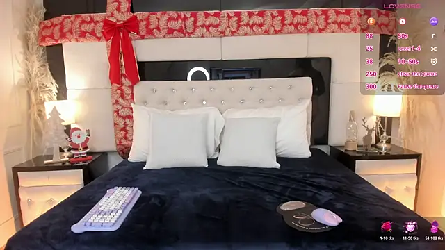 CarlaRossi  online show from December 22, 2025, 9:37 pm