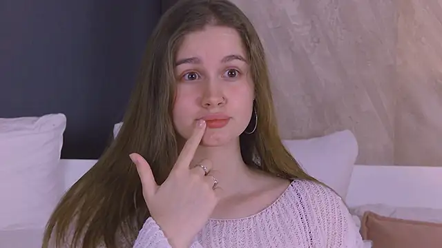 Snapshot of EllieHayes chatting on April 2, 2026, 9:43 pm EllieHayes online show from April 2, 2026, 9:43 pm