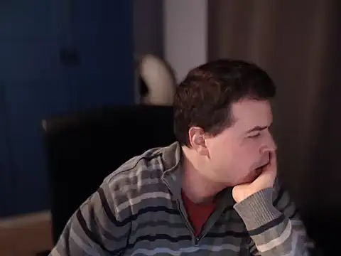 CuteMan33 online show from October 31, 2025, 11:44 pm