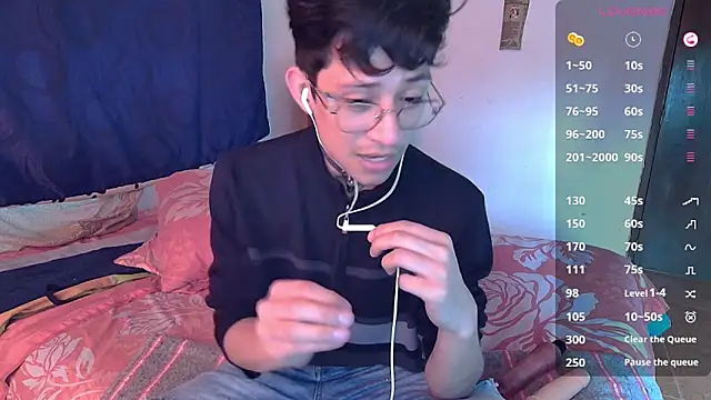 Sweet c4mer0n online show from October 17, 2025, 9:05 pm