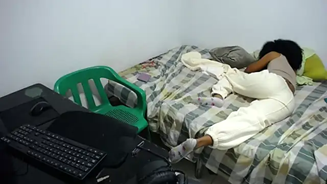 fabitokr online show from November 18, 2025, 8:34 pm