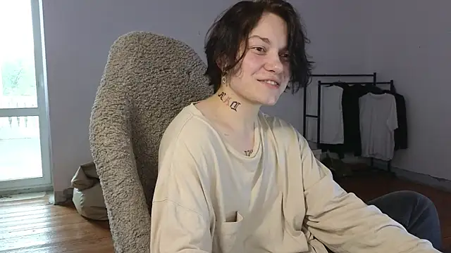 Snapshot of esajukyy chatting on July 28, 2026, 1:54 pm esajukyy online show from July 28, 2026, 1:54 pm