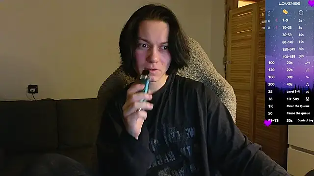 esajukyy online show from March 11, 2026, 2:55 pm