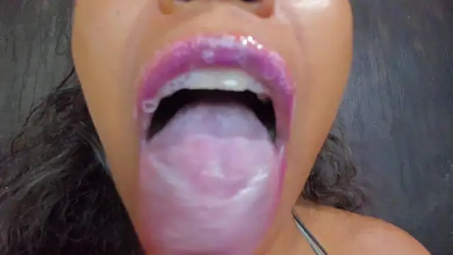 Snapshot of KamariaFyre chatting on February 16, 2025, 8:33 pm KamariaFyre online show from February 16, 2025, 8:33 pm