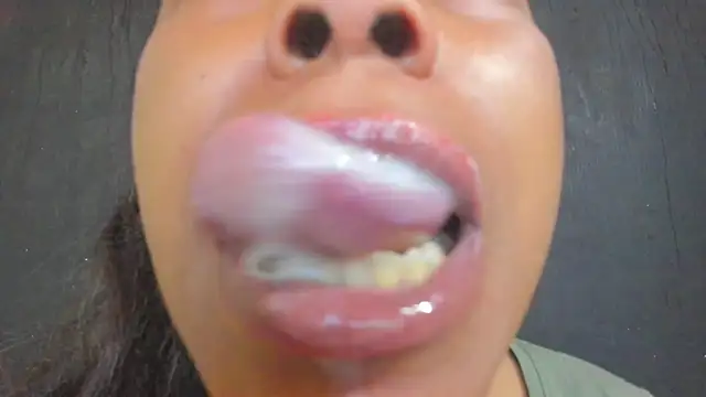 Snapshot of KamariaFyre chatting on March 2, 2025, 2:58 pm KamariaFyre online show from March 2, 2025, 2:58 pm