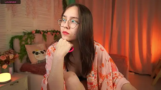 AmeliaMead online show from February 21, 2025, 9:02 am