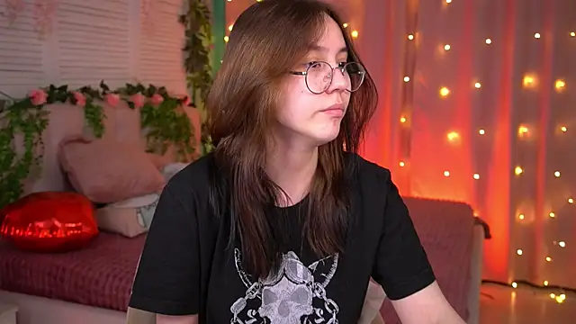 AmeliaMead online show from February 17, 2025, 12:27 pm