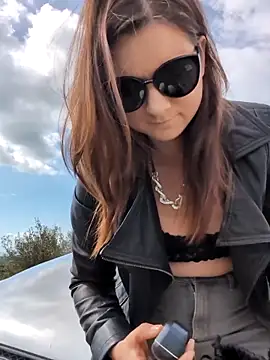 Samira-Summer online show from March 19, 2026, 8:36 am