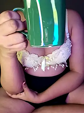 Snapshot of Olivia3 chatting on October 22, 2025, 7:24 pm Olivia3 online show from October 22, 2025, 7:24 pm