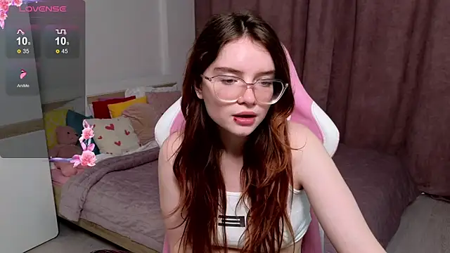 Snapshot of Sonya_Glen chatting on March 8, 2025, 9:39 am Sonya Glen online show from March 8, 2025, 9:39 am