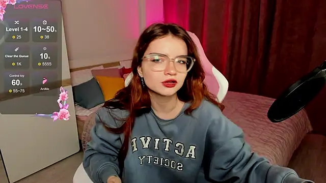 Snapshot of Sonya_Glen chatting on February 6, 2025, 8:50 am Sonya Glen online show from February 6, 2025, 8:50 am