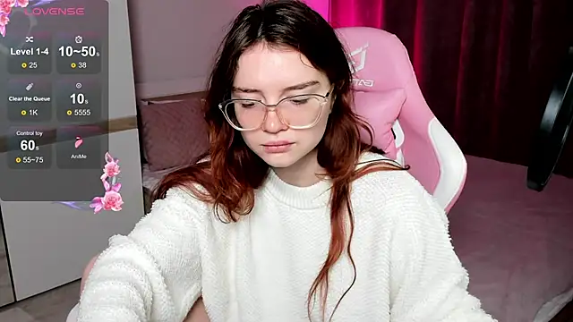 Snapshot of Sonya_Glen chatting on February 4, 2025, 12:08 am Sonya Glen online show from February 4, 2025, 12:08 am