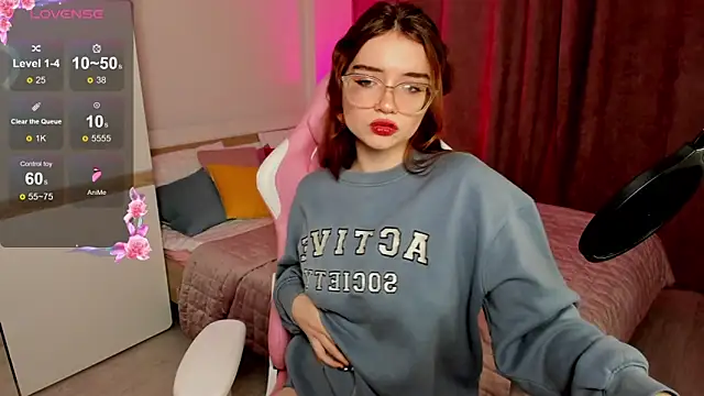 Snapshot of Sonya_Glen chatting on February 6, 2025, 5:46 am Sonya Glen online show from February 6, 2025, 5:46 am