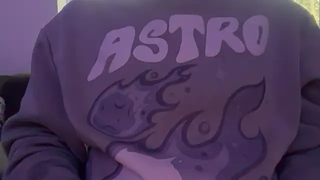 houy111111 online show from November 15, 2025, 4:00 pm